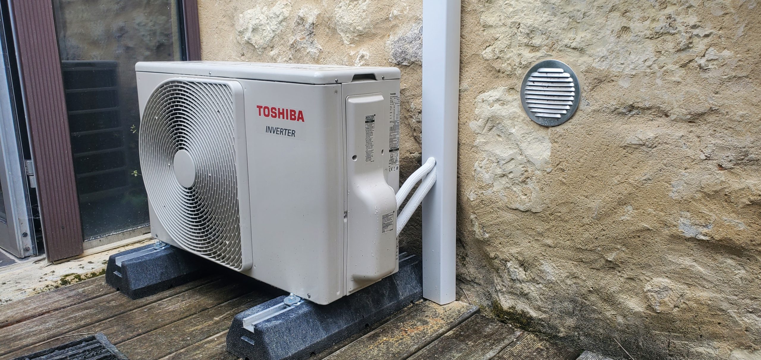 installation groupe exterieur Toshiba 2